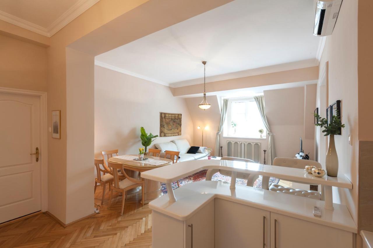Opera & Basilica 2 Bedrooms With Balcony Budapest Exterior photo